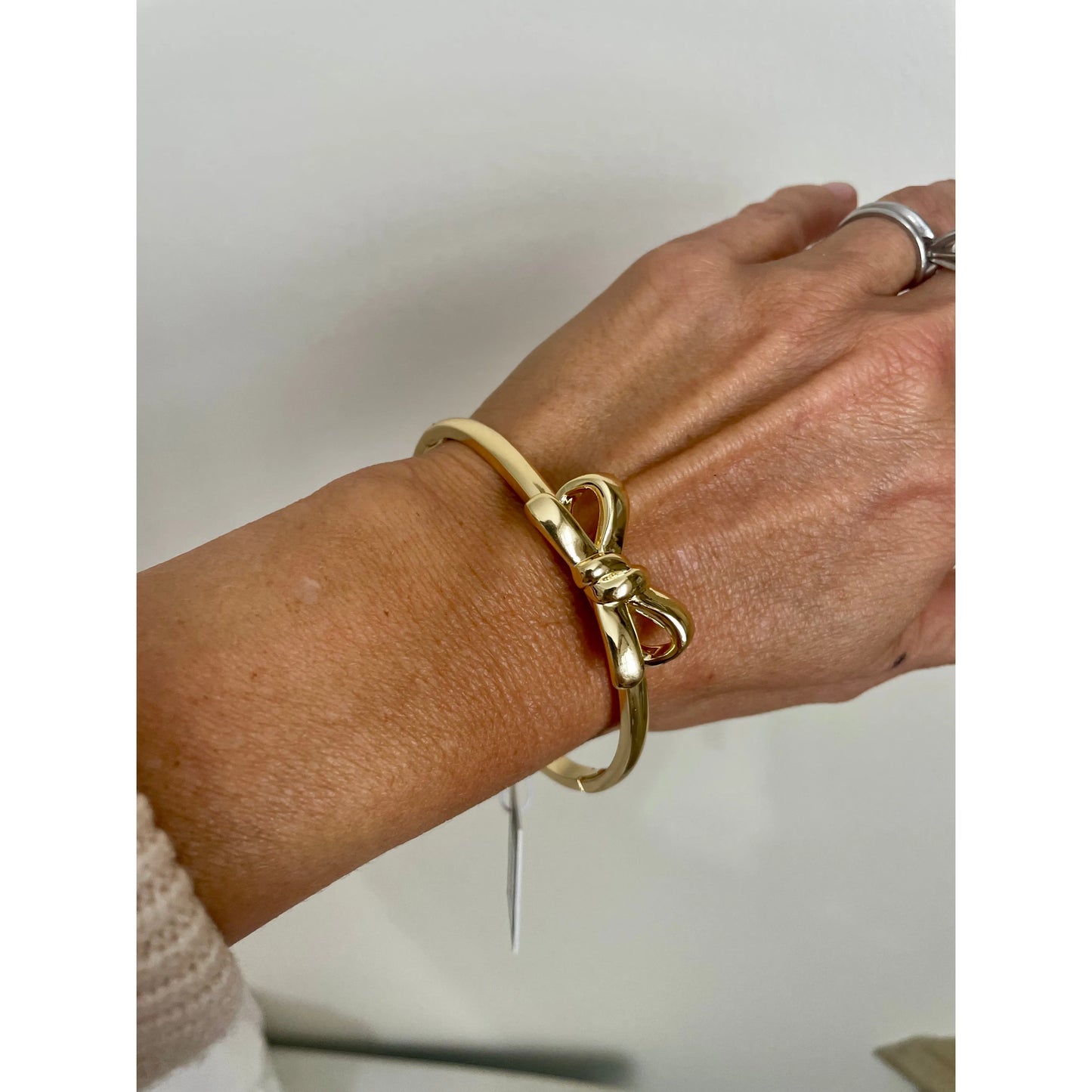 Luxe Bow Bangle (gold)