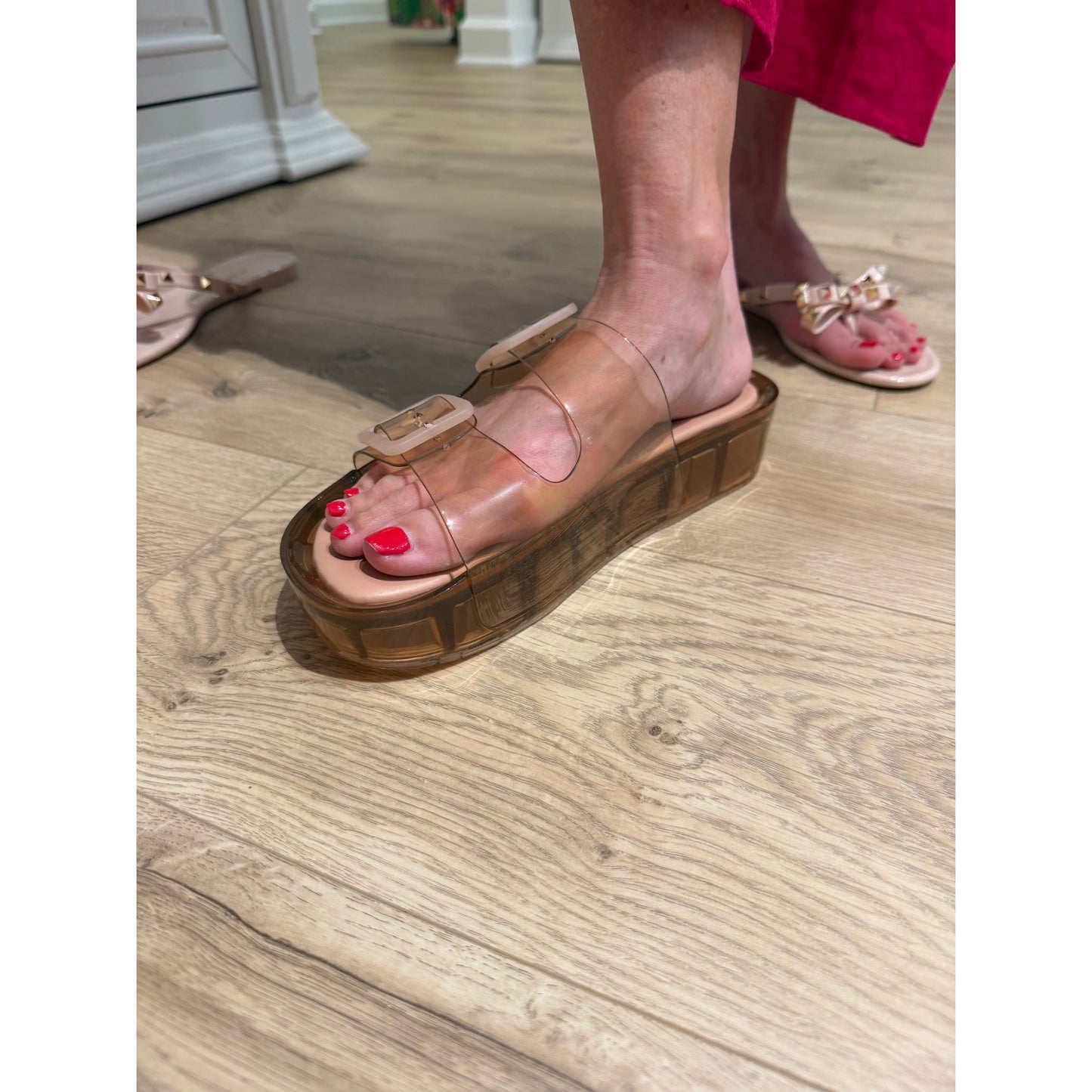 Julio Slides (Mocha)