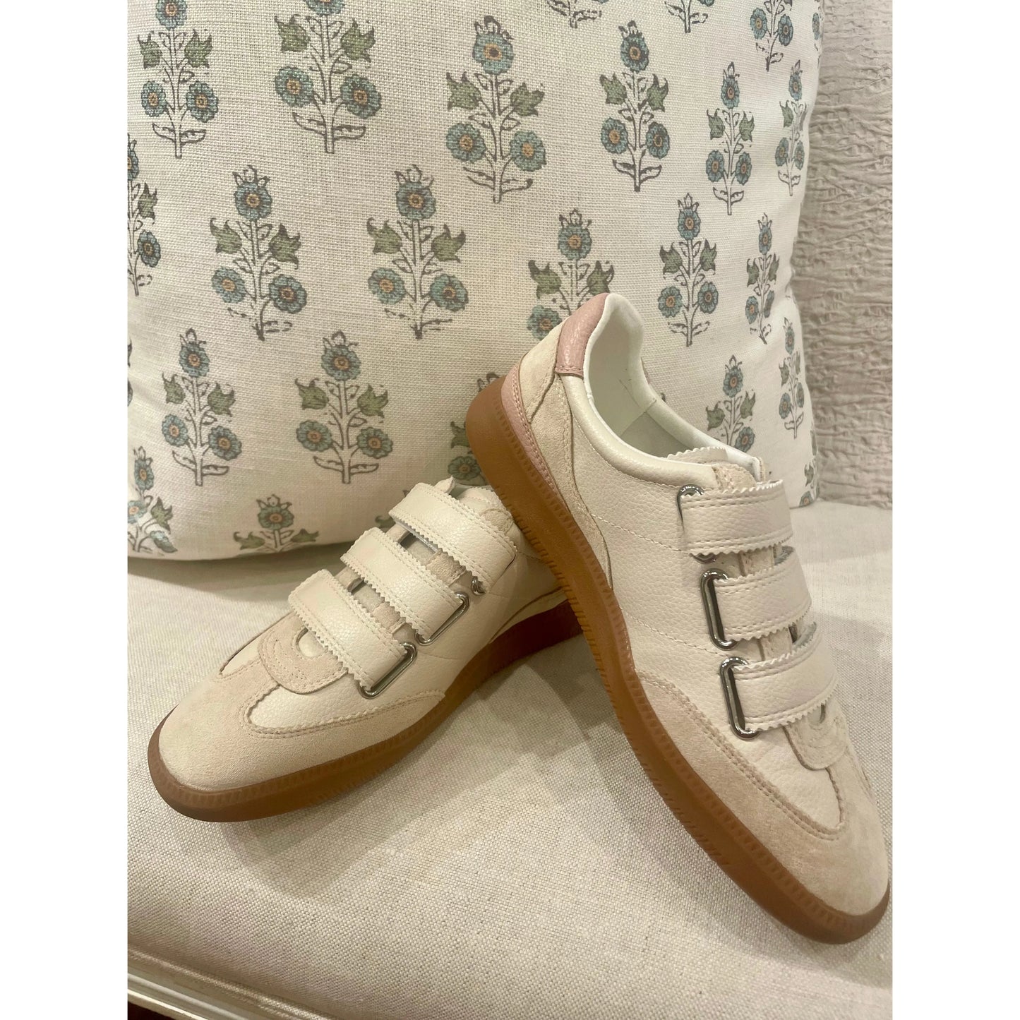 Lizzie Sneakers