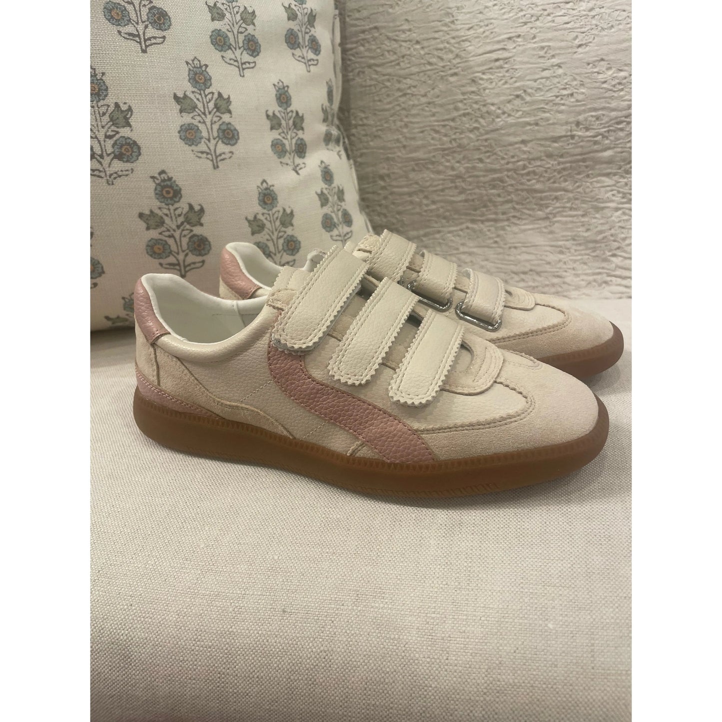 Lizzie Sneakers